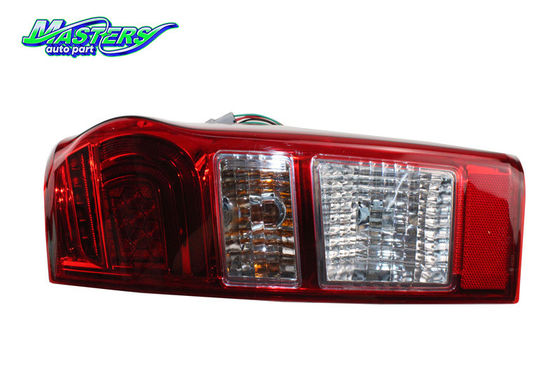 2017 ISUZU DMAX LED แสงหางสีแดง 8982222811 8982222821 89822228212R